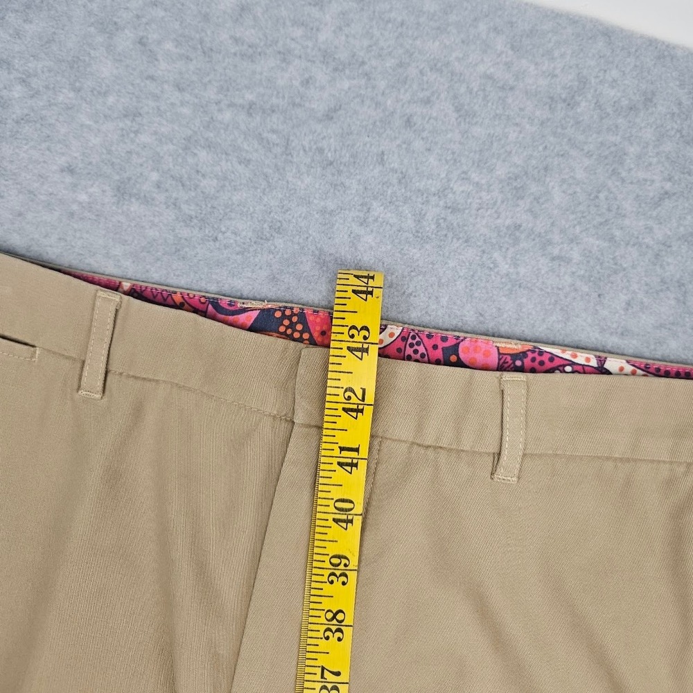 Lilly Pulitzer Men's Stuff Khaki Chino Pants Waist 34 Vibrant Paisley Lining - Picture 7 of 9
